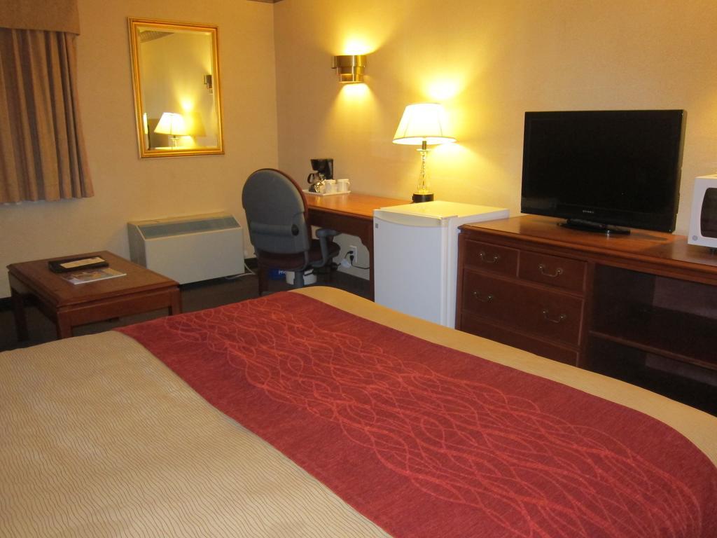 Comfort Inn Meadowvale มิสซิสซอกา ภายนอก รูปภาพ
