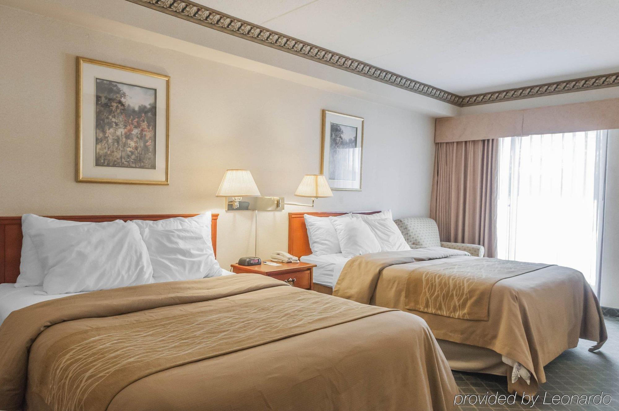 Comfort Inn Meadowvale มิสซิสซอกา ภายนอก รูปภาพ