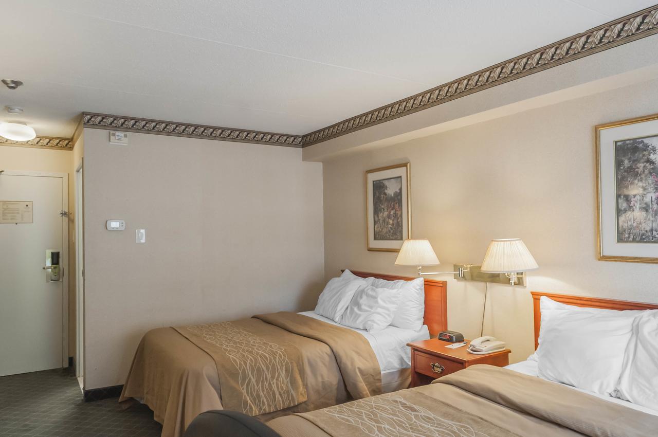 Comfort Inn Meadowvale มิสซิสซอกา ภายนอก รูปภาพ