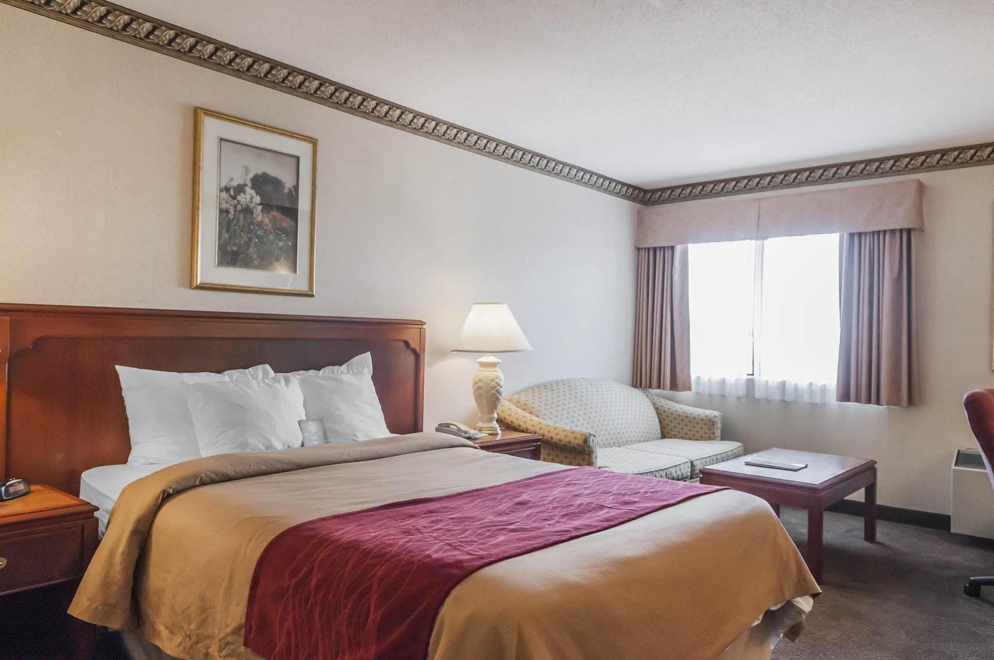 Comfort Inn Meadowvale มิสซิสซอกา ภายนอก รูปภาพ
