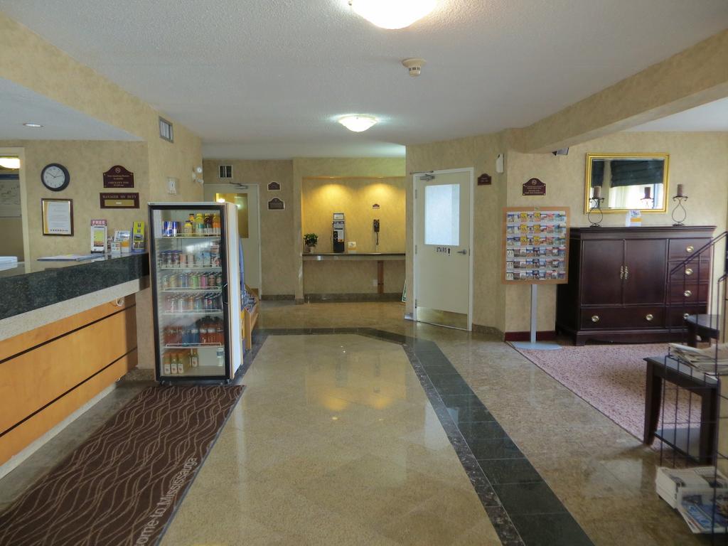 Comfort Inn Meadowvale มิสซิสซอกา ภายนอก รูปภาพ